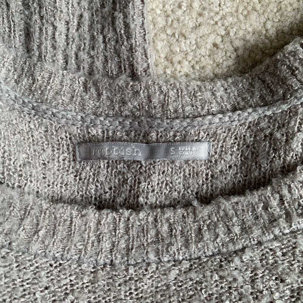 Sweater - Picture 3 of 3